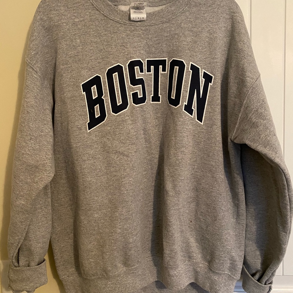 Oversized Boston crew rock